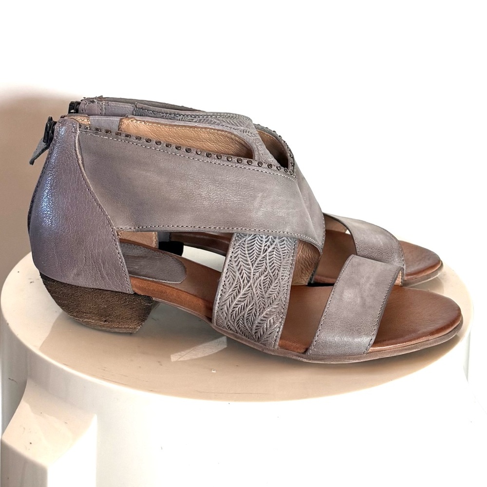 Miz Mooz Candace Gray Leather Sandals - Picture 3 of 9